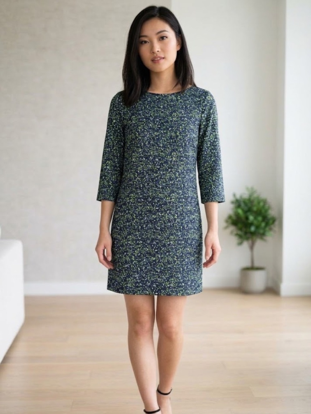 COS shift dress in a multicolored geometric triangle print. Size US4/EUR34